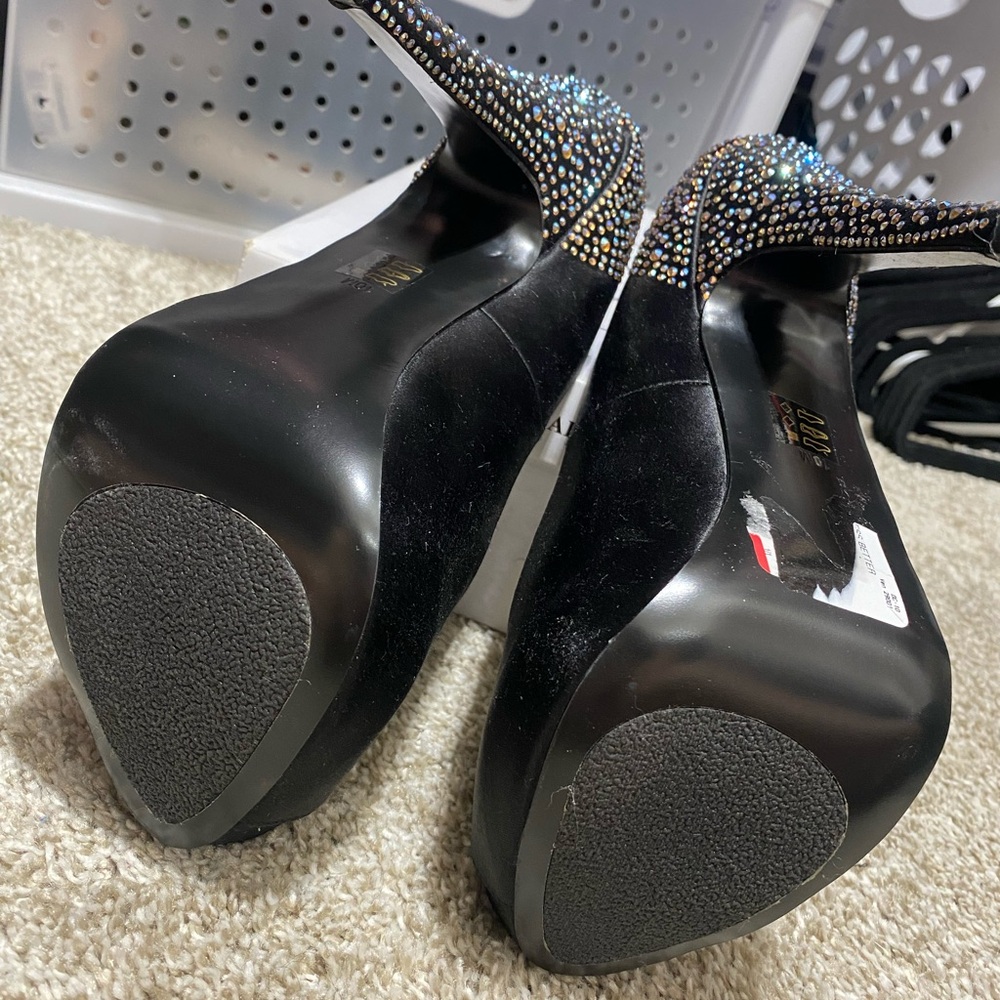 Steve Madden Rhinestone Playy R Heels - Picture 4 of 6